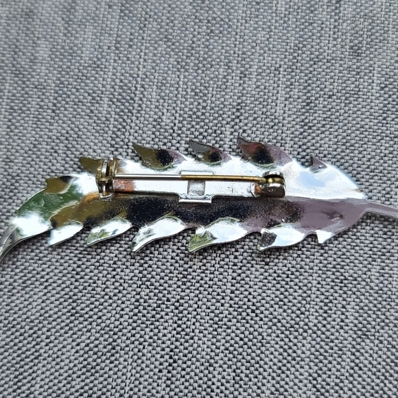 Vintage Silver Tone Leaf Brooch Pin - Picture 4 of 4